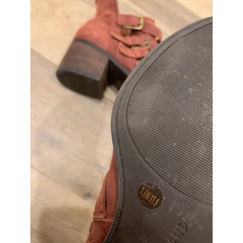 Lucky Brand‎ Suede Multi Buckle Strap Ankle Boots Pointed Toe Block Heel 7.5M